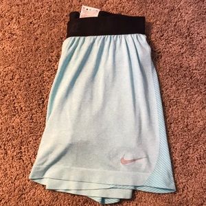 Women’s Dri-Fit Golf Skirt- Never Worn